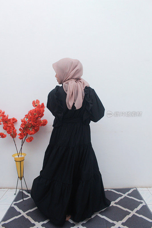 muslim woman hijab fashion style